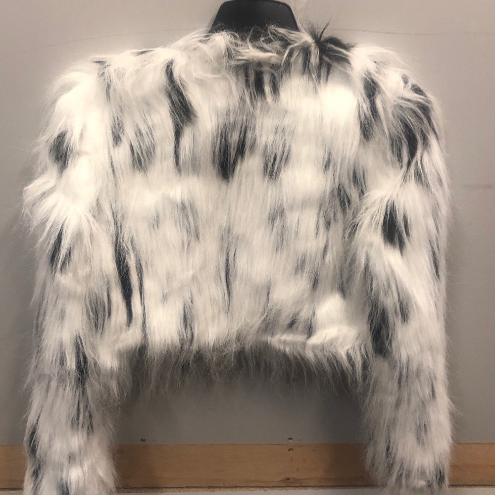 FAUX FUR - Picture 2 of 5